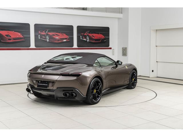 ローマスパイダー Ｆ１　ＤＣＴ　Ｂｒｏｎｚｏ　Ｃａｕｌｅｙ　／　Ｔｏｒｔｏｒａ　アイコニックスペシャルカラー「Ｂｒｏｎｚｏ　Ｃａｕｌｅｙ」　アップルカープレイ外装カーボン発　カーボンＬＥＤステアリング　サラウンドビューカメラ　ブラインドコーナーモニター（39枚目）