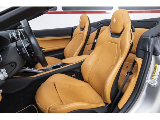 ポルトフィーノ Ｆ１　ＤＣＴ　パーキングカメラ　マグネライドサスペンション　カーボンＬＥＤステアリング２０インチフォージドダイヤモンドフィニッシュホイール　太ステッチ　プランシングホース刺繍（13枚目）