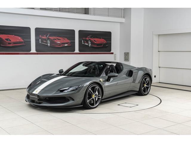 296GTS F1 DCT Grigio Medio/Nero フロントサスペンションリフター バックレーダー カーボンLEDステアリングスクーデリアフェラーリロゴ 鍛造ダイヤモンドフィニッシュホイール ブラックエキゾーストパイプ(21枚目)