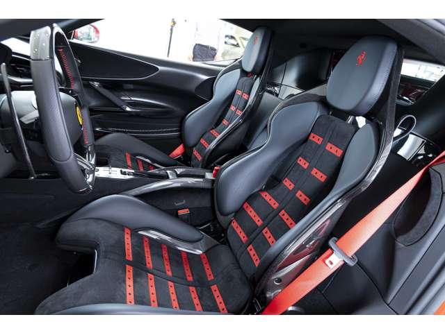 ＳＦ９０ストラダーレ アセットフィオラノ　Ｆ１　ＤＣＴ　Ｅ４ＷＤ　カーボンファイバー製エンジンルームシールド　カーボンファイバー製サイドエアインテークチタン製エキゾーストエキストラクター　フィオラーノボディデザインストライプ（12枚目）