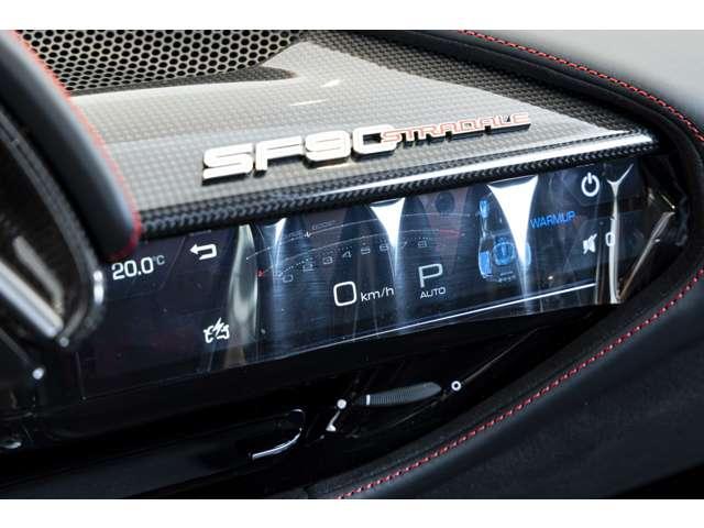 ＳＦ９０ストラダーレ アセットフィオラノ　Ｆ１　ＤＣＴ　Ｅ４ＷＤ　カーボンファイバー製エンジンルームシールド　カーボンファイバー製サイドエアインテークチタン製エキゾーストエキストラクター　フィオラーノボディデザインストライプ（16枚目）