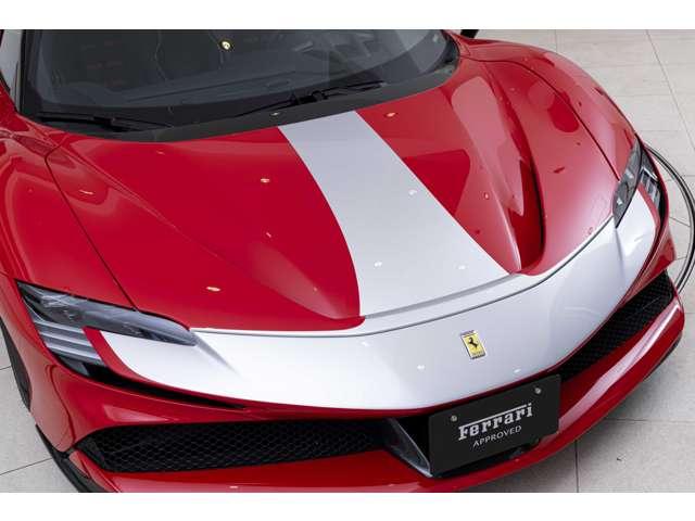 ＳＦ９０ストラダーレ アセットフィオラノ　Ｆ１　ＤＣＴ　Ｅ４ＷＤ　カーボンファイバー製エンジンルームシールド　カーボンファイバー製サイドエアインテークチタン製エキゾーストエキストラクター　フィオラーノボディデザインストライプ（21枚目）