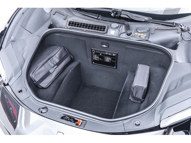 296GTB F1 DCT Nero / Nero チタンホイールボルト、ブラックエキゾーストパイプLEDカーボンステアリング、センタートンネルカーボンファイバー、バックレーダー、ブラックキャリパー(14枚目)