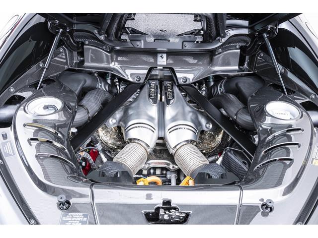 296GTB F1 DCT Nero / Nero チタンホイールボルト、ブラックエキゾーストパイプLEDカーボンステアリング、センタートンネルカーボンファイバー、バックレーダー、ブラックキャリパー(17枚目)