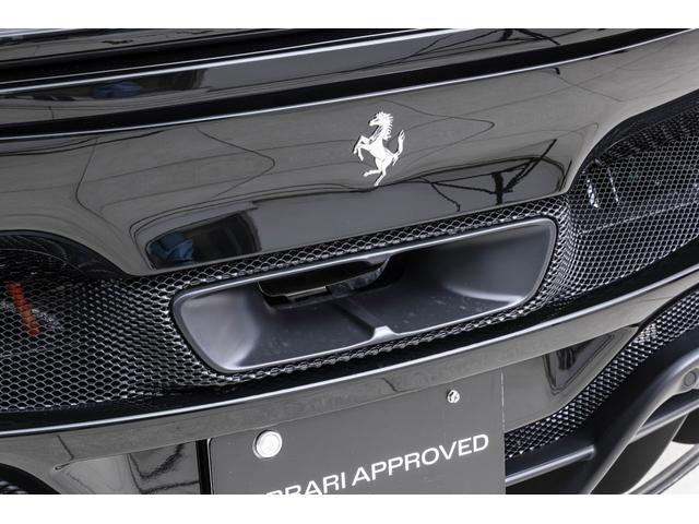 296GTB F1 DCT Nero / Nero チタンホイールボルト、ブラックエキゾーストパイプLEDカーボンステアリング、センタートンネルカーボンファイバー、バックレーダー、ブラックキャリパー(19枚目)