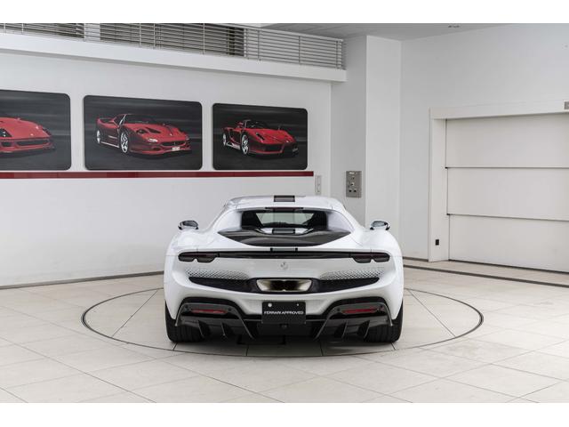 296GTB F1 DCT BiancoCervino Rosso Ferrari OP1166 カーボンファイバーフロントスポイラー カーボンファイバーリアディフューザー カーボンファイバーエンジンルーム カーボンファイバー製コルサレーシングシート(6枚目)