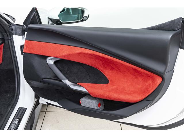 296GTB F1 DCT BiancoCervino Rosso Ferrari OP1166 カーボンファイバーフロントスポイラー カーボンファイバーリアディフューザー カーボンファイバーエンジンルーム カーボンファイバー製コルサレーシングシート(19枚目)