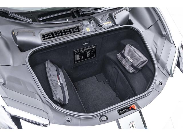 296GTB F1 DCT BiancoCervino Rosso Ferrari OP1166 カーボンファイバーフロントスポイラー カーボンファイバーリアディフューザー カーボンファイバーエンジンルーム カーボンファイバー製コルサレーシングシート(23枚目)