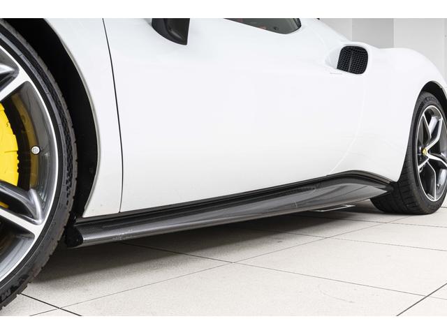 296GTB F1 DCT BiancoCervino Rosso Ferrari OP1166 カーボンファイバーフロントスポイラー カーボンファイバーリアディフューザー カーボンファイバーエンジンルーム カーボンファイバー製コルサレーシングシート(24枚目)