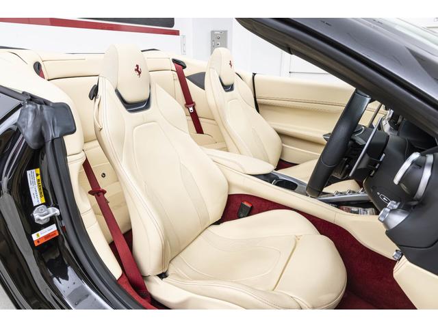 ポルトフィーノM F1 DCT Nero Daytona/Crema ハイパワーオーディオ スクーデリアフェラーリロゴ バックカメラ20インチ鍛造ダイヤモンドフィニッシュホイール スポーツエキゾースト スペシャルステッチ 跳ね馬刺繍(2枚目)