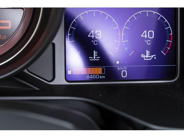 ポルトフィーノM F1 DCT Nero Daytona/Crema ハイパワーオーディオ スクーデリアフェラーリロゴ バックカメラ20インチ鍛造ダイヤモンドフィニッシュホイール スポーツエキゾースト スペシャルステッチ 跳ね馬刺繍(11枚目)