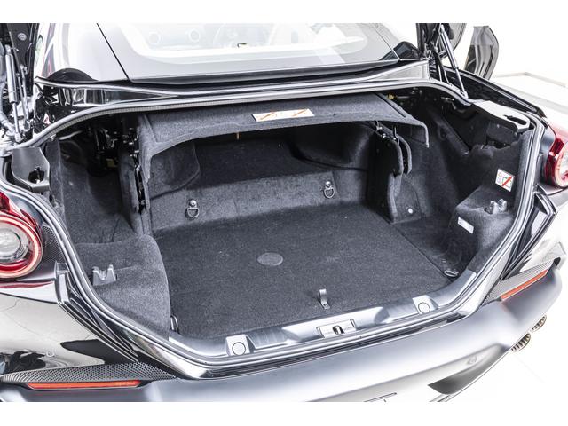 ポルトフィーノM F1 DCT Nero Daytona/Crema ハイパワーオーディオ スクーデリアフェラーリロゴ バックカメラ20インチ鍛造ダイヤモンドフィニッシュホイール スポーツエキゾースト スペシャルステッチ 跳ね馬刺繍(16枚目)