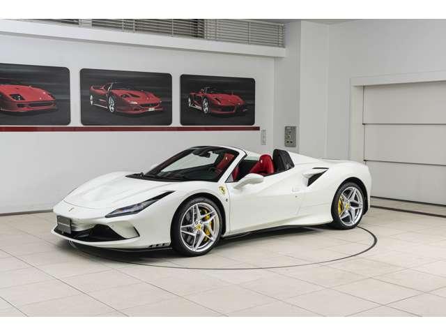 F8スパイダー F1 DCT Bianco Avus / Rosso フロントサスペンションリフト、フェラーリエンブレム、バックカメラカーボンドライバーゾーン、カーボンダッシュボード、カーボンセンターコンソール、カーボンドアハンドル(22枚目)