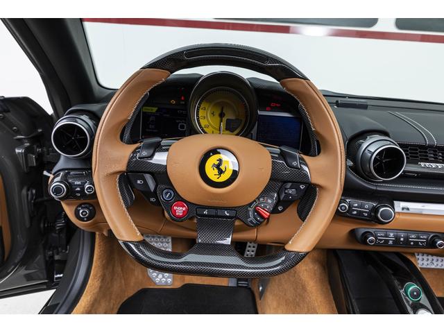 812GTS F1 DCT Grigio Scuro / Cuoio フロントサスペンションリフト、フェラーリエンブレム、ADASパッケージ、サラウンドビューカメラ、カーボンドライバーゾーン、TDFデザイン鍛造スポーツホイール(6枚目)