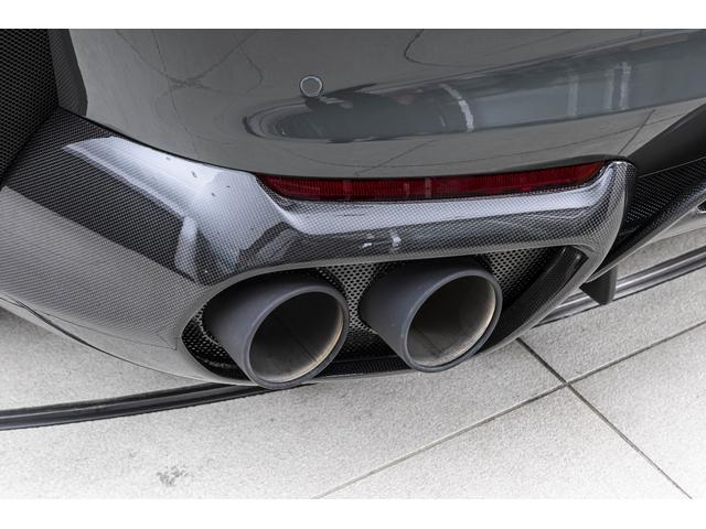 812GTS F1 DCT Grigio Scuro / Cuoio フロントサスペンションリフト、フェラーリエンブレム、ADASパッケージ、サラウンドビューカメラ、カーボンドライバーゾーン、TDFデザイン鍛造スポーツホイール(27枚目)