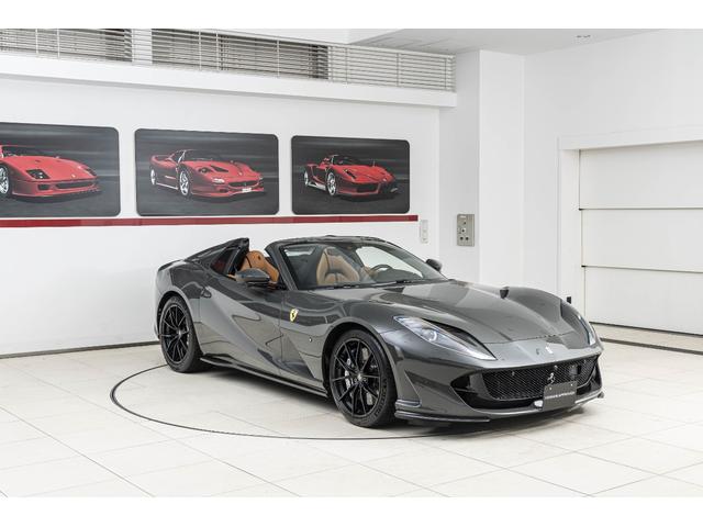 812GTS F1 DCT Grigio Scuro / Cuoio フロントサスペンションリフト、フェラーリエンブレム、ADASパッケージ、サラウンドビューカメラ、カーボンドライバーゾーン、TDFデザイン鍛造スポーツホイール(33枚目)