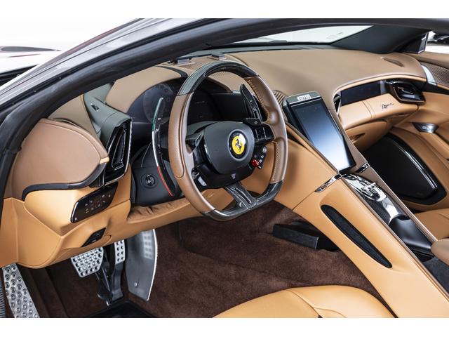 ローマ F1 DCT Grigio Ferro Met/Cuoio 20インチ鍛造ダイヤモンドフィニッシュホイール カーボンLEDステアリングカーボントンネル ベンチレーションシート バックレーダー サラウンドビューカメラ(5枚目)