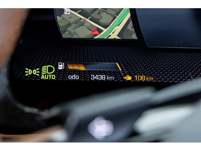 ローマ F1 DCT Grigio Ferro Met/Cuoio 20インチ鍛造ダイヤモンドフィニッシュホイール カーボンLEDステアリングカーボントンネル ベンチレーションシート バックレーダー サラウンドビューカメラ(13枚目)