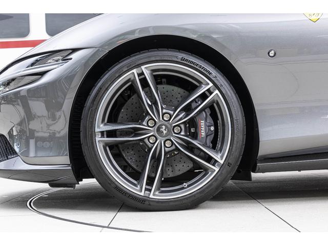 ローマ F1 DCT Grigio Ferro Met/Cuoio 20インチ鍛造ダイヤモンドフィニッシュホイール カーボンLEDステアリングカーボントンネル ベンチレーションシート バックレーダー サラウンドビューカメラ(23枚目)