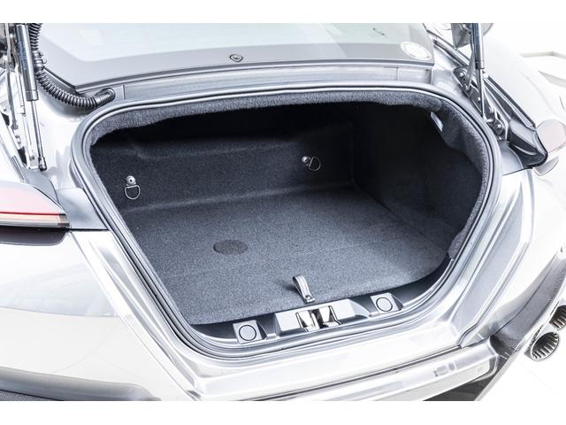 ローマ F1 DCT Grigio Ferro Met/Cuoio 20インチ鍛造ダイヤモンドフィニッシュホイール カーボンLEDステアリングカーボントンネル ベンチレーションシート バックレーダー サラウンドビューカメラ(26枚目)