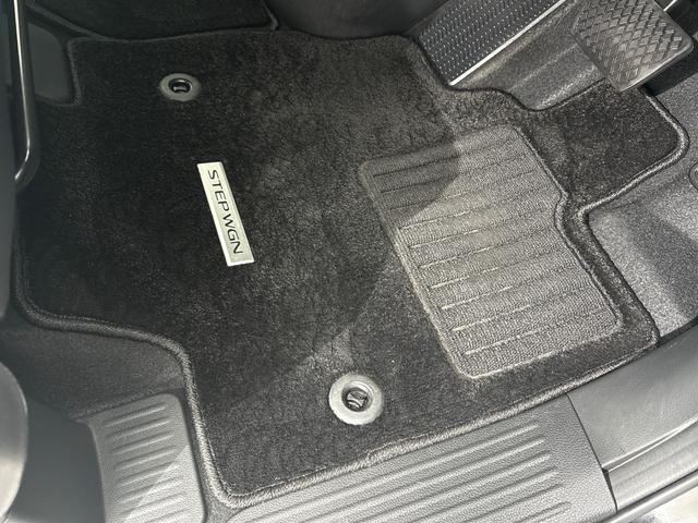 ステップワゴン e:HEVスパーダ 純正メモリーナビ フルセグTV バックカメラ LEDヘッドライト パワーテールゲート パドルシフト ETC 両側パワースライドドア 前後ドラレコ サイドカーテンエアバック シートヒーター マルチカメラ(42枚目)