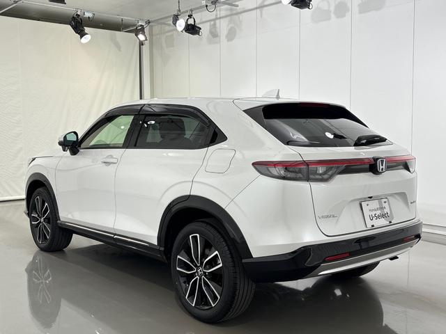 ヴェゼル ｅ：ＨＥＶＺ　純正メモリーナビ　フルセグＴＶ　バックカメラ　前後ドラレコ　ＥＴＣ２．０　サイドカーテンエアバック　シートヒーター　パドルシフト　ハンズフリーアクセスパワーテールゲート　横滑り防止装置　１オナ　スマキ（7枚目）