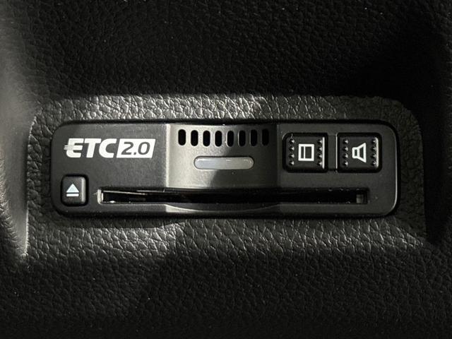 ヴェゼル ｅ：ＨＥＶＺ　純正メモリーナビ　フルセグＴＶ　バックカメラ　前後ドラレコ　ＥＴＣ２．０　サイドカーテンエアバック　シートヒーター　パドルシフト　ハンズフリーアクセスパワーテールゲート　横滑り防止装置　１オナ　スマキ（23枚目）