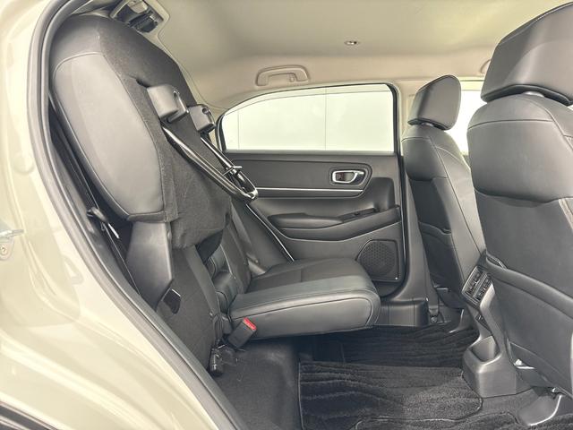 ヴェゼル ｅ：ＨＥＶＺ　純正メモリーナビ　フルセグＴＶ　バックカメラ　前後ドラレコ　ＥＴＣ２．０　サイドカーテンエアバック　シートヒーター　パドルシフト　ハンズフリーアクセスパワーテールゲート　横滑り防止装置　１オナ　スマキ（37枚目）