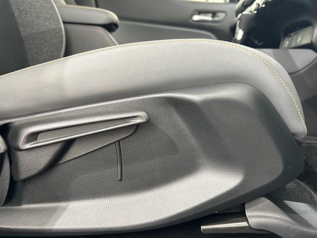 フィット ｅ：ＨＥＶＲＳ　純正メモリーナビ　フルセグＴＶ　バックカメラ　ＥＴＣ２．０　前後ドラレコ　ＬＥＤヘッドライト　ＨｏｎｄａＣＯＮＮＥＣＴ　ホンダセンシング　スマートキー　アルミホイール　横滑り防止装置　エアバッグ　禁煙（31枚目）