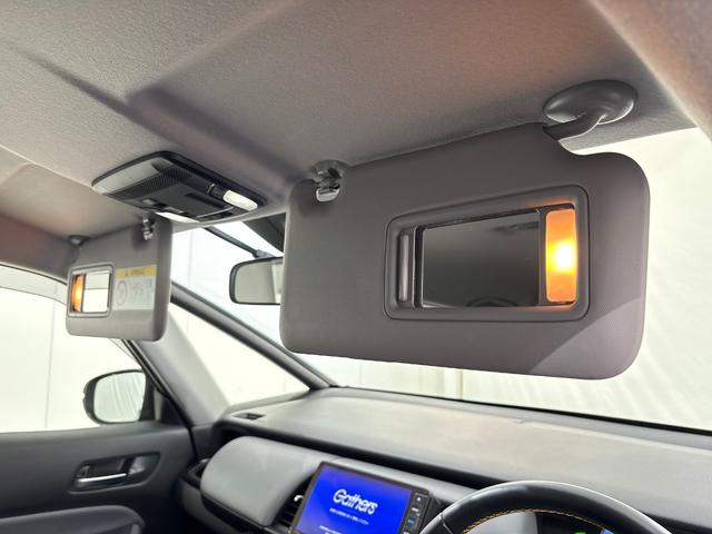 フィット ｅ：ＨＥＶＲＳ　純正メモリーナビ　フルセグＴＶ　バックカメラ　ＥＴＣ２．０　前後ドラレコ　ＬＥＤヘッドライト　ＨｏｎｄａＣＯＮＮＥＣＴ　ホンダセンシング　スマートキー　アルミホイール　横滑り防止装置　エアバッグ　禁煙（32枚目）