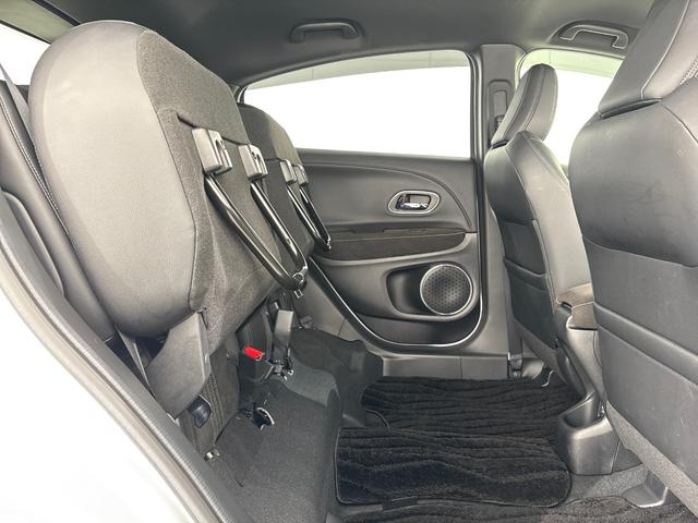 ヴェゼル ＲＳ・ホンダセンシング　純正８インチメモリーナビ　ＥＴＣ　ＬＥＤヘッドライト　社外前後ドラレコ　シートヒーター　パドルシフト　ホンダセンシング　衝突軽減ブレーキ　バックカメラ　フルセグＴＶ　ＤＶＤ再生　ＣＤ再生　盗難防止（43枚目）