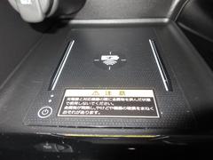 ナビゲーションはホンダコネクトディスプレイを装着しております。ＡＭ、ＦＭ、Ｂｌｕｅｔｏｏｔｈ、フルセグＴＶがご使用いただけます。初めて訪れた場所でも道に迷わず安心ですね！ 4