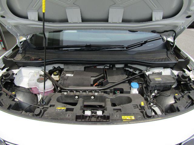 ＩＤ．４ ライト　当店元試乗車　新車保証継承　ＥＴＣ（33枚目）