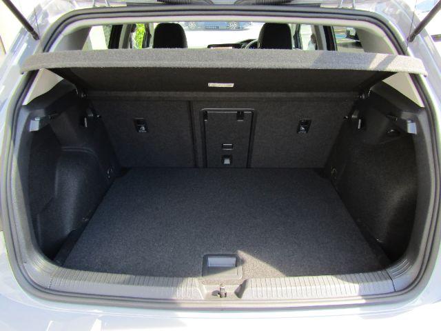 ゴルフ ＴＤＩスタイル　ディーゼルターボ　認定中古車　シートヒーター　ステアリングヒーター　ＮＡＶＩ　ＥＴＣ　バックカメラ（31枚目）