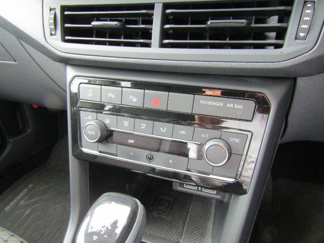 Ｔ－クロス ＴＳＩ　１ｓｔ　認定中古車　初回導入記念車　１ＳＴ　ＮＡＶＩ　ＴＶ　ＥＴＣ（21枚目）