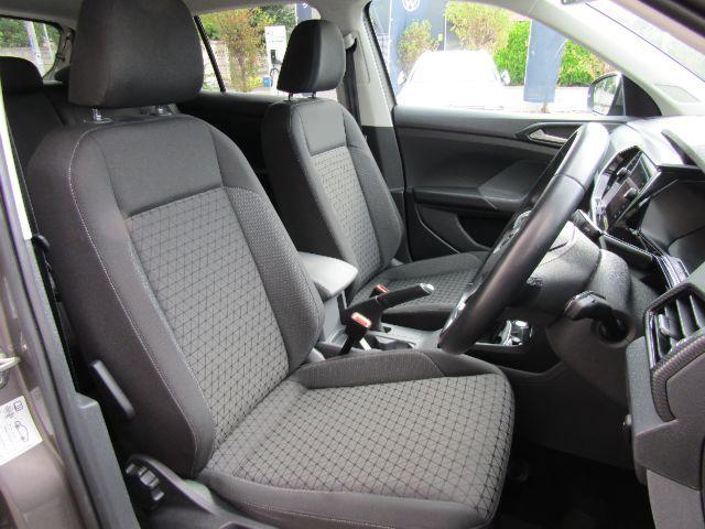 Ｔ－クロス ＴＳＩ　１ｓｔ　認定中古車　初回導入記念車　１ＳＴ　ＮＡＶＩ　ＴＶ　ＥＴＣ（25枚目）