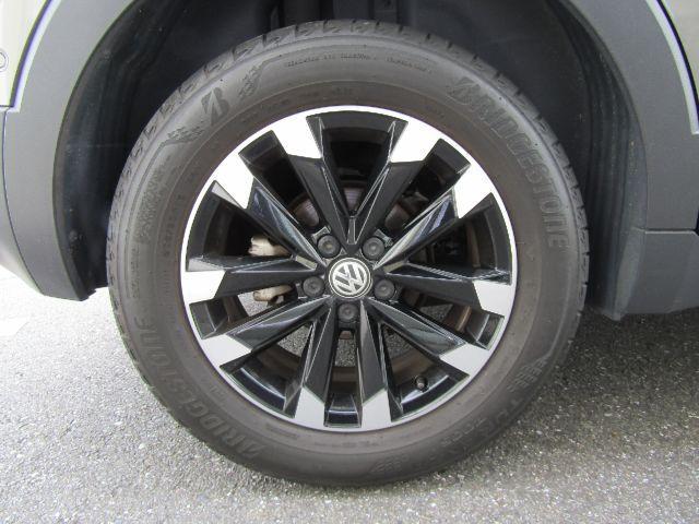 Ｔ－クロス ＴＳＩ　１ｓｔ　認定中古車　初回導入記念車　１ＳＴ　ＮＡＶＩ　ＴＶ　ＥＴＣ（32枚目）