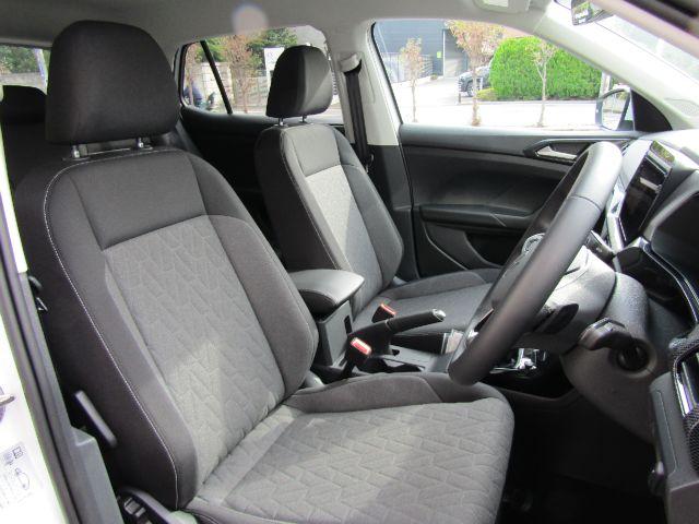 Ｔ－クロス ＴＳＩ　アクティブ　当店元試乗車　ＮＡＶＩ　ＥＴＣ　Ｂカメ（10枚目）