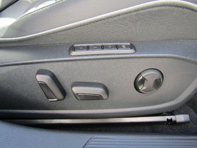 ゴルフ ＴＤＩ　Ｒライン　当店元試乗車　レザーシート　アラウンドビューモニター（27枚目）