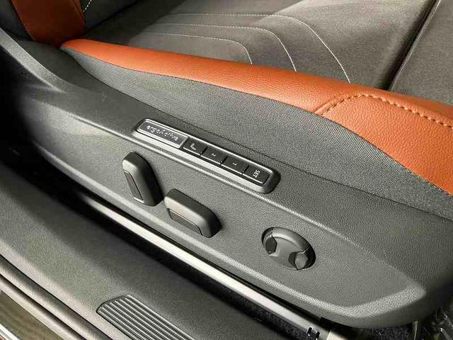 ＩＤ．４ プロ　ＤＥＭＯ　ＣＡＲ　ＥＴＣ　本革シート　アラウンドビューカメラ　ドライバー疲労検知システム　レーンチェンジアシストシステム　シートヒーター　ＬＥＤマトリックスヘッドライト　アルミホイール（２０インチ）（17枚目）