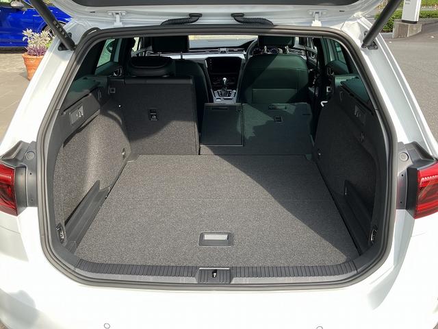 パサートヴァリアント TDI Rライン DEMO CAR(14枚目)