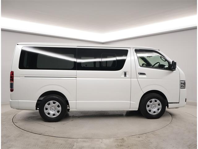 ハイエースバン スーパーＧＬ　ダークプライムＩＩ　ＬＥＤヘットライト　メモリーナビゲーション　地デジ　スマキー　ＡＢＳ　フルフラット　盗難警報装置　運転席エアバッグ　リアクーラー　オートエアコン　パワーウインドウ　記録簿　ＥＳＣ　ＥＴＣ　キーレス（4枚目）