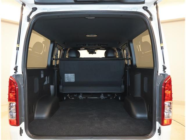 ハイエースバン スーパーＧＬ　ダークプライムＩＩ　ＬＥＤヘットライト　メモリーナビゲーション　地デジ　スマキー　ＡＢＳ　フルフラット　盗難警報装置　運転席エアバッグ　リアクーラー　オートエアコン　パワーウインドウ　記録簿　ＥＳＣ　ＥＴＣ　キーレス（24枚目）