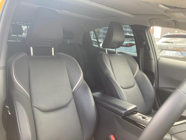 プリウス Z ワンオーナー・12.3インチディスプレイオーディオ・地デジ・BTオーディオ・マルチビューM・パノラマルーフ・純正デジタルインナーミラー・ビルトインETC・パワーシート・パワーバックドア・19インチAW(13枚目)