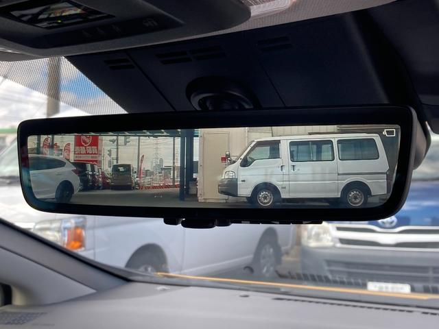 プリウス Z ワンオーナー・12.3インチディスプレイオーディオ・地デジ・BTオーディオ・マルチビューM・パノラマルーフ・純正デジタルインナーミラー・ビルトインETC・パワーシート・パワーバックドア・19インチAW(30枚目)