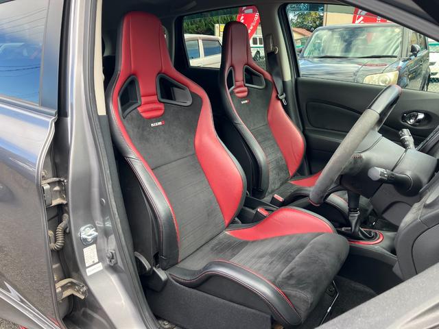 ノート ニスモ　Ｓ　ワンオーナー　走行２万５千キロ台　５速マニュアル　前左右純正レカロシート　オーテックマフラー　ＬＥＤヘッド　アルパインＳＤナビ・７００Ｗ　フルセグ　Ｂガイドモニター　前後ドライブレコーダー　ＥＴＣ（6枚目）