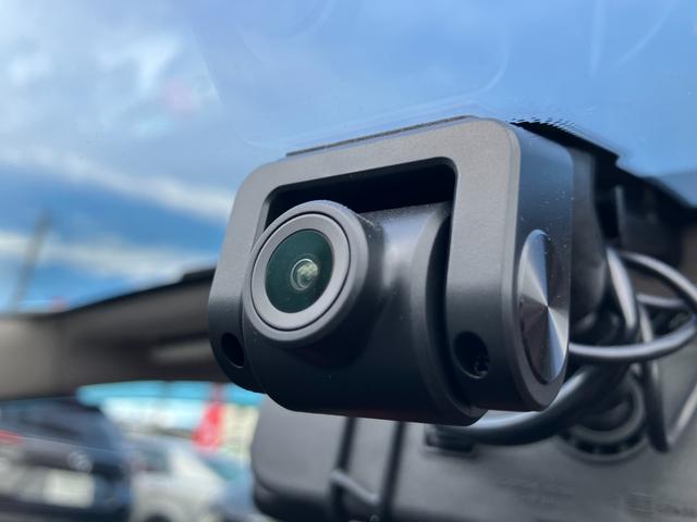 ノート ニスモ　Ｓ　ワンオーナー　走行２万５千キロ台　５速マニュアル　前左右純正レカロシート　オーテックマフラー　ＬＥＤヘッド　アルパインＳＤナビ・７００Ｗ　フルセグ　Ｂガイドモニター　前後ドライブレコーダー　ＥＴＣ（16枚目）