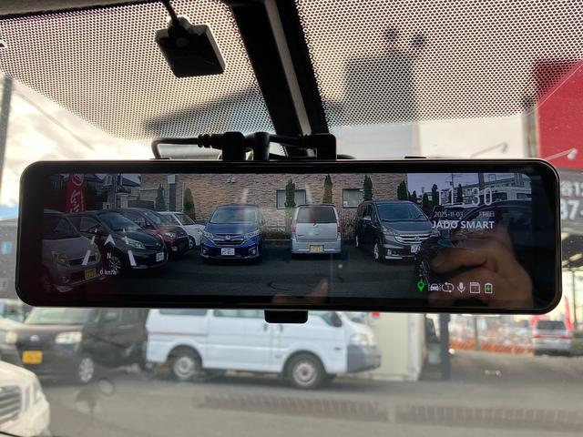 ノート ニスモ　Ｓ　ワンオーナー　走行２万５千キロ台　５速マニュアル　前左右純正レカロシート　オーテックマフラー　ＬＥＤヘッド　アルパインＳＤナビ・７００Ｗ　フルセグ　Ｂガイドモニター　前後ドライブレコーダー　ＥＴＣ（17枚目）