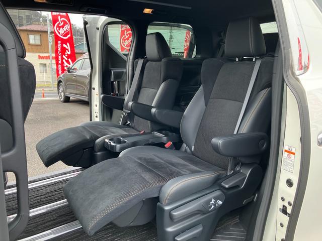 アルファード 2.5S タイプゴールド セーフティセンス 両側パワスラ パワーバックドア 三眼LEDヘッドライト 純正ナビ フルセグ Bガイドモニター 後席フリップダウンモニター ナビ連動ビルトインETC 2列目左右オットマン 純正18AW(11枚目)