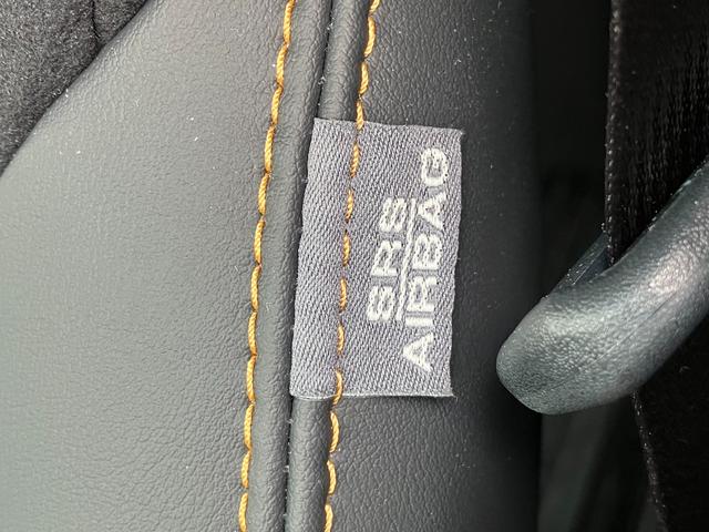 アルファード 2.5S タイプゴールド セーフティセンス 両側パワスラ パワーバックドア 三眼LEDヘッドライト 純正ナビ フルセグ Bガイドモニター 後席フリップダウンモニター ナビ連動ビルトインETC 2列目左右オットマン 純正18AW(41枚目)